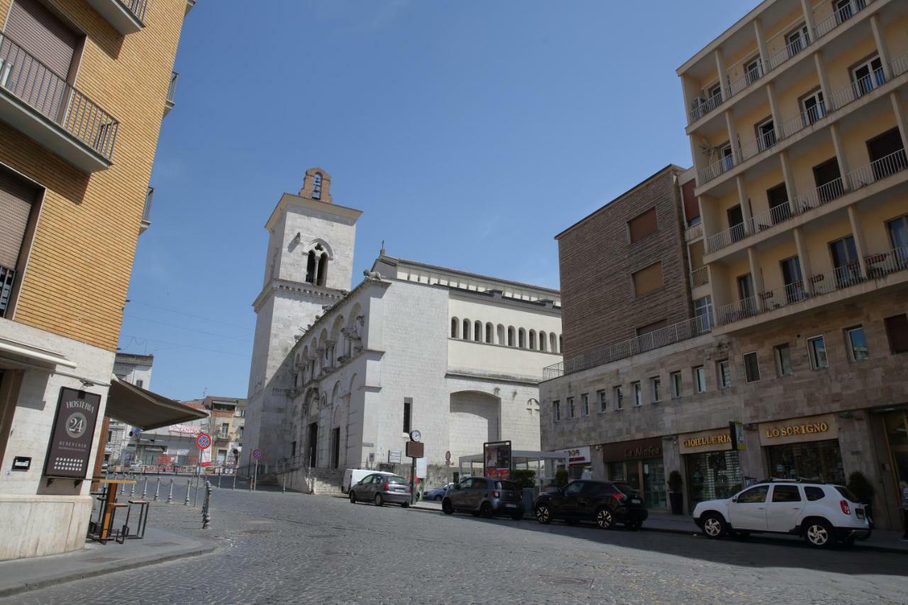 B&B Dimora Del Duomo Benevento Luaran gambar